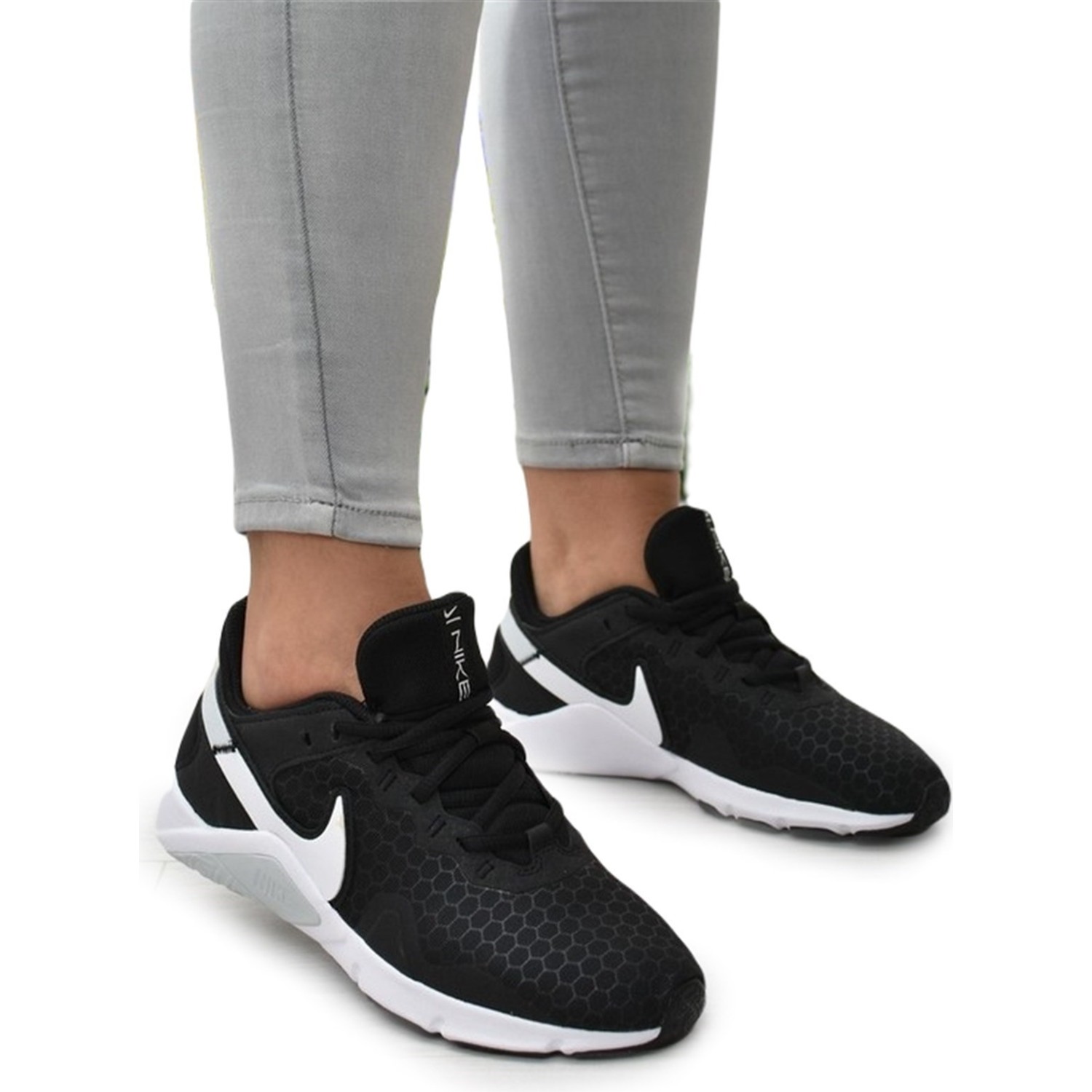 Nike Legend Essential 2 Siyah Spor Ayakkabı (CQ9545-001)