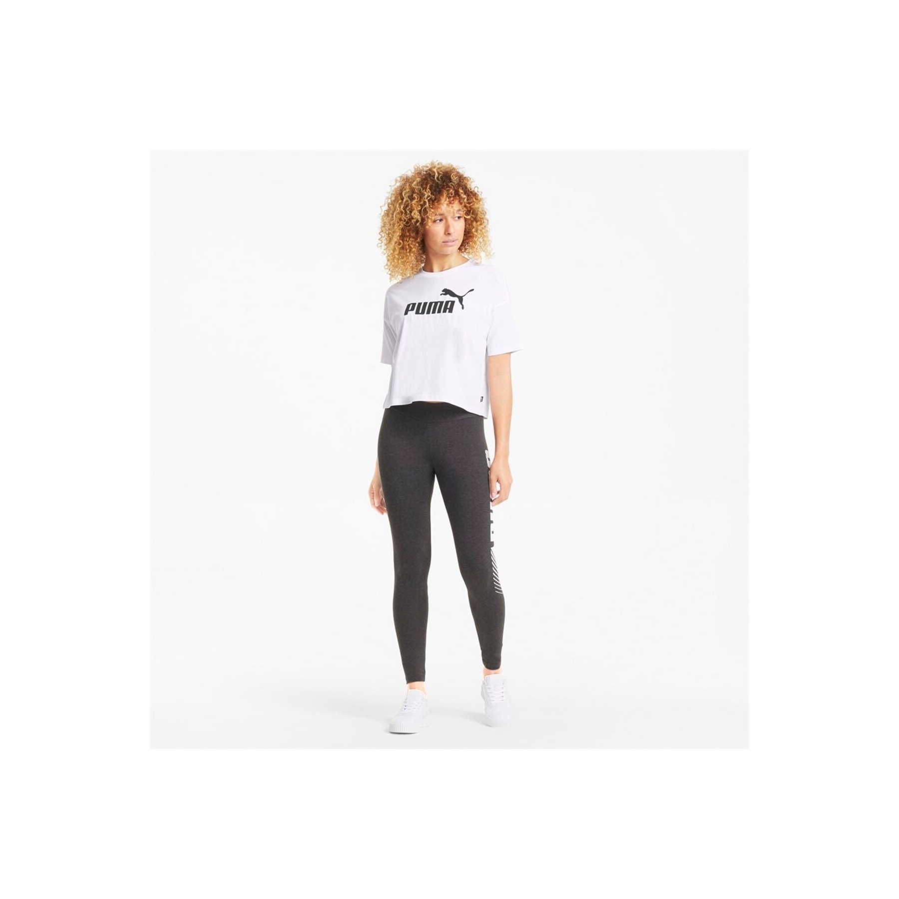 Puma Essentials Logolu Kadın Beyaz Crop Tişört (586866-02)