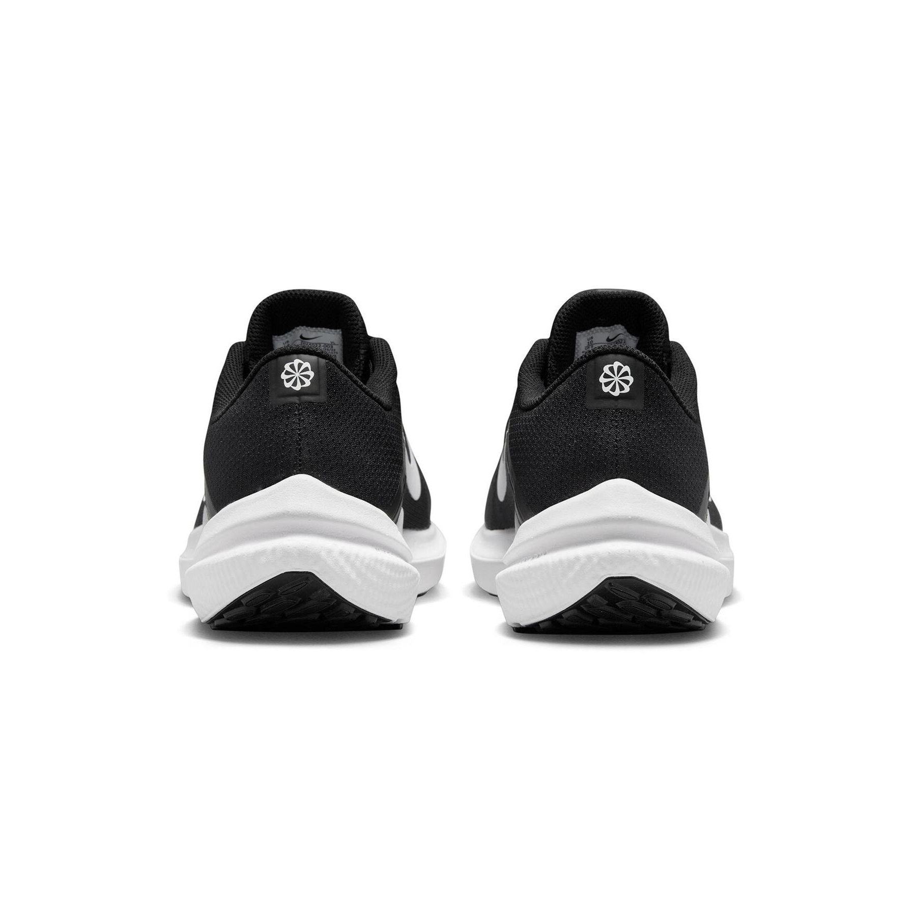 Nike Winflo 10 Erkek Siyah Koşu Ayakkabısı (DV4022-003)