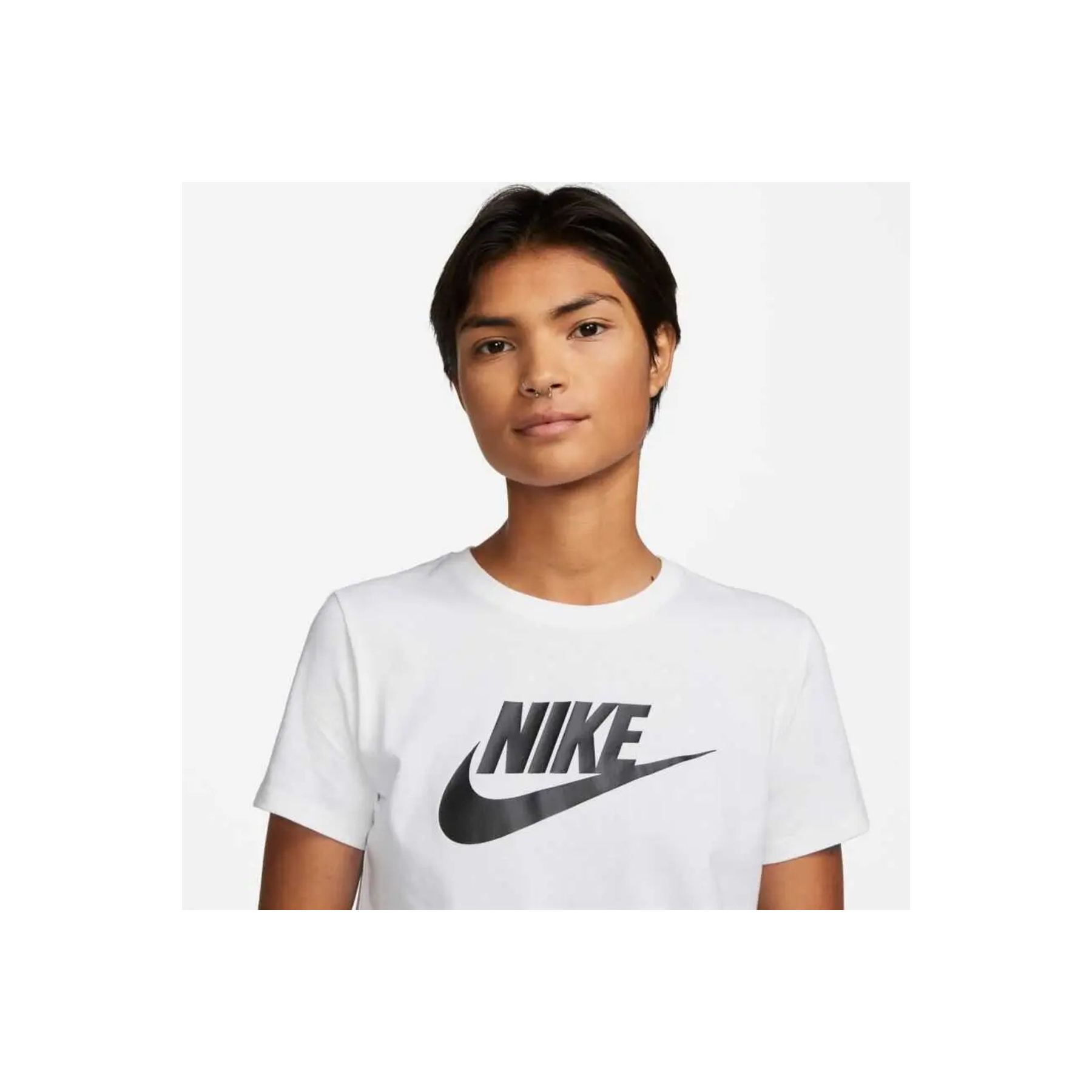 Nike Sportswear Essential Kadın Beyaz Kısa Kollu Tişört (DX7906-100)