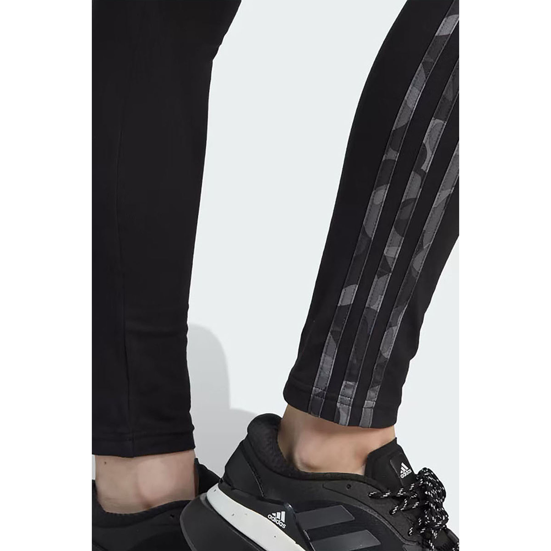 adidas Floral Graphic 3-Stripes Kadın Siyah Tayt (IL3009)